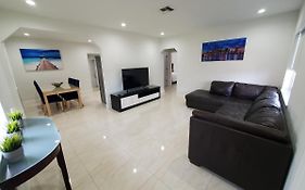 Miami-Airport Oasis Vip House